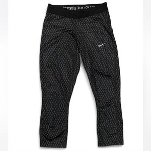 Nike Capri Black Patterned Leggings